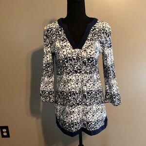 Tommy Hilfiger ladies 3/4 sleeve blouse.